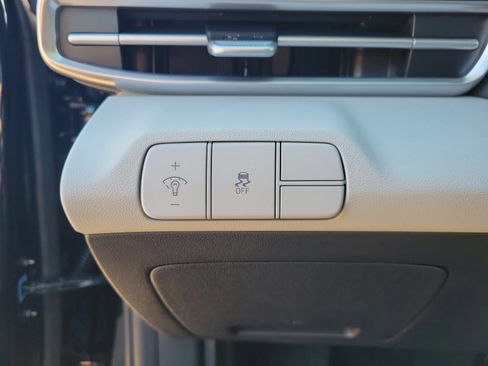 New 2026 Hyundai Elantra Limited FWD image 12