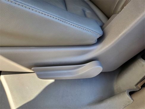 Used 2020 Chevrolet Suburban Premier image 28