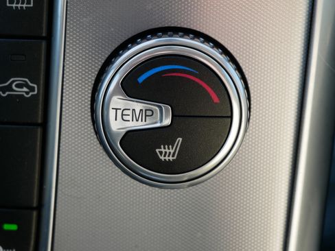 Used 2017 Volvo XC60 T6 Dynamic w/ Preferred Option Package image 30