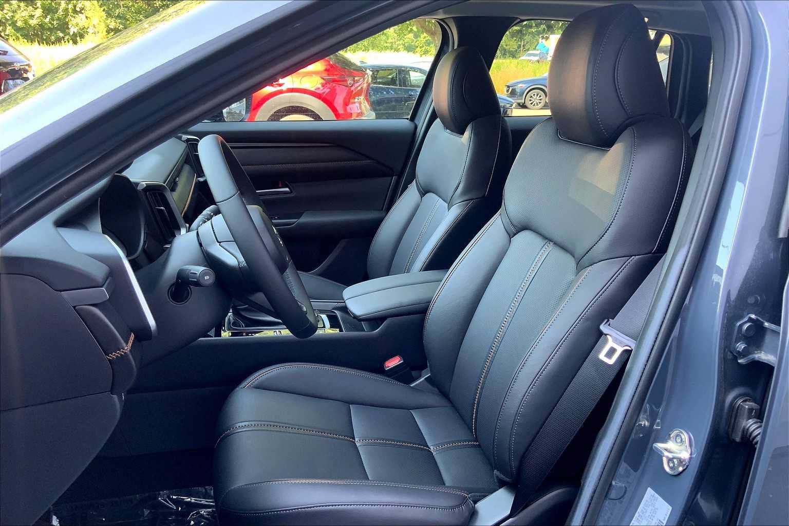Certified 2025 MAZDA CX-50 AWD 2.5 Hybrid w/ Premium Pkg image 13