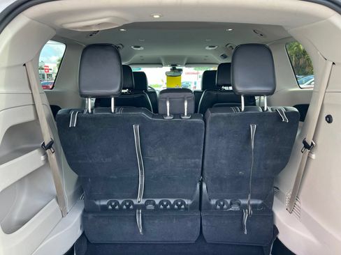 Used 2024 Chrysler Pacifica Touring-L FWD image 17
