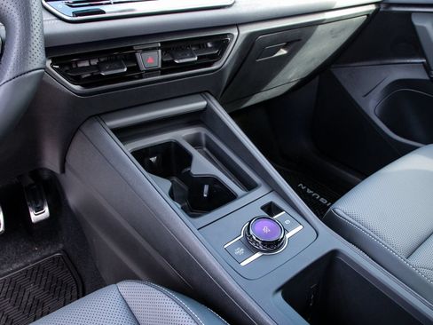 New 2026 Volkswagen Tiguan SE R-Line FWD image 21