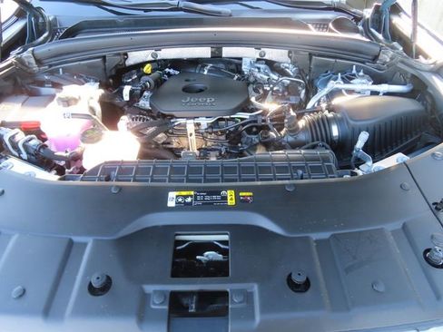 New 2026 Jeep Grand Cherokee L Limited AWD/4WD image 12