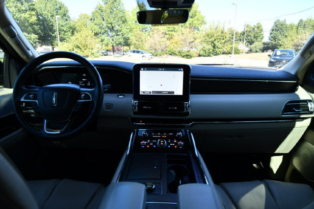Used 2019 Lincoln Navigator Reserve AWD/4WD image 24