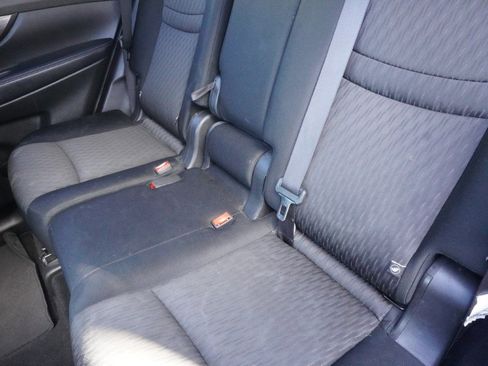 Used 2019 Nissan Rogue SV image 13