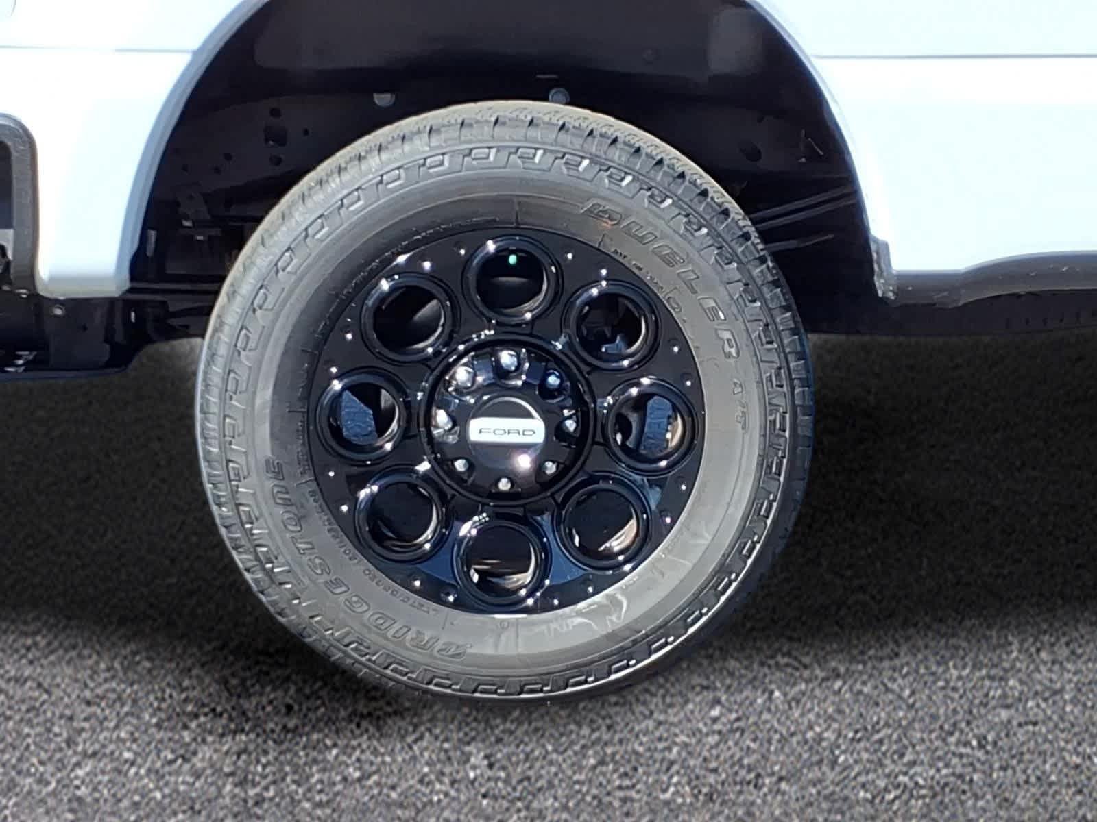 Used 2025 Ford F250 Lariat w/ Lariat Ultimate Package AWD/4WD image 3