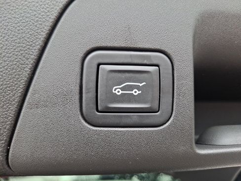 Used 2023 Buick Envision Essence w/ Sport Touring Package AWD/4WD image 30
