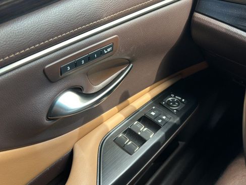 Used 2021 Lexus ES 350 w/ Premium Package FWD image 13