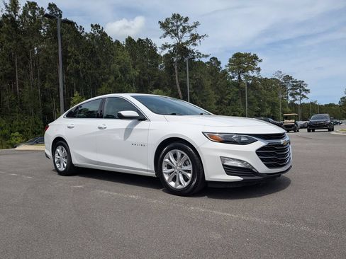 Used 2024 Chevrolet Malibu LT FWD image 2