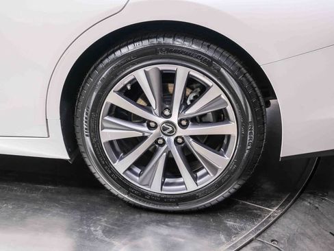 Used 2019 Lexus ES 350 image 9