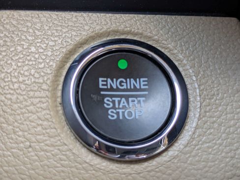 Used 2019 Ford F150 Lariat RWD image 30