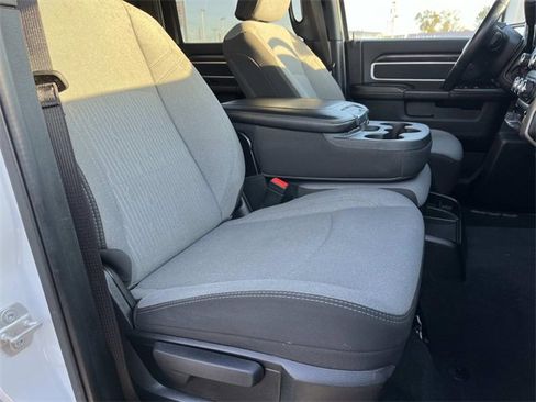 Used 2024 RAM 3500 Big Horn image 28