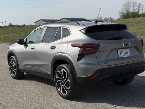 Used 2025 Chevrolet Trax RS w/ Sunroof Package image 38