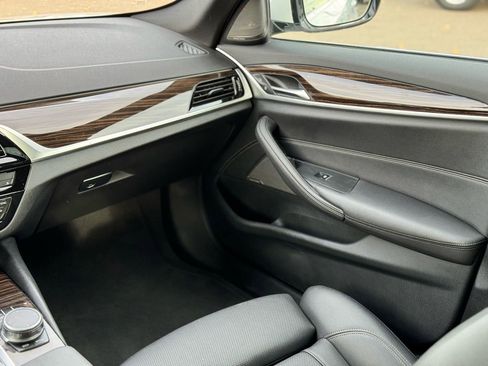 Used 2023 BMW 530e xDrive image 13