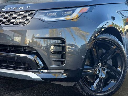 New 2026 Land Rover Discovery Limited Edition image 32