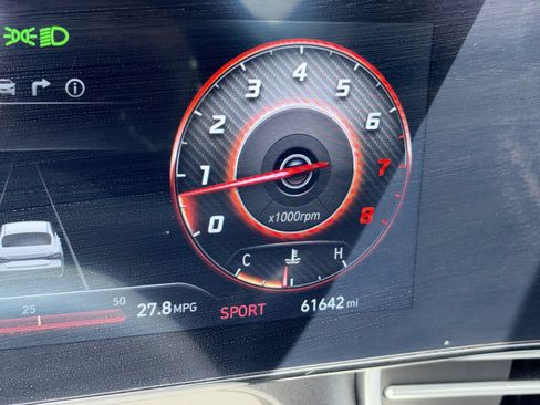 Used 2024 Hyundai Elantra SEL FWD image 8