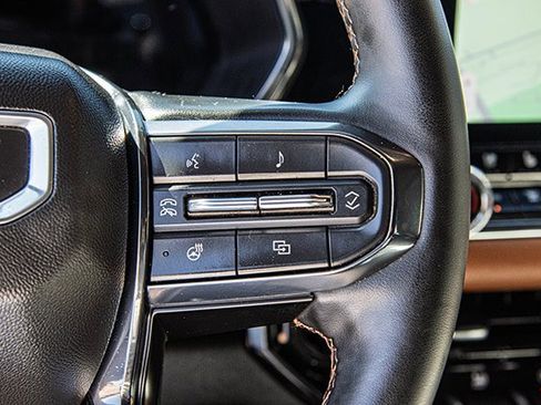 Used 2023 GMC Canyon AT4 w/ AT4 Premium Package image 10