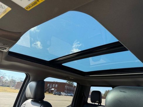 Used 2017 Ford F350 Lariat w/ Lariat Ultimate Package image 4