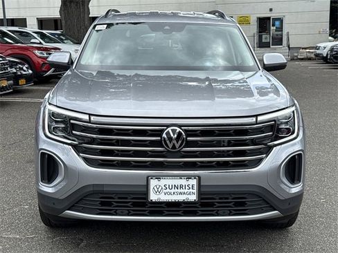 Used 2024 Volkswagen Atlas SE image 4