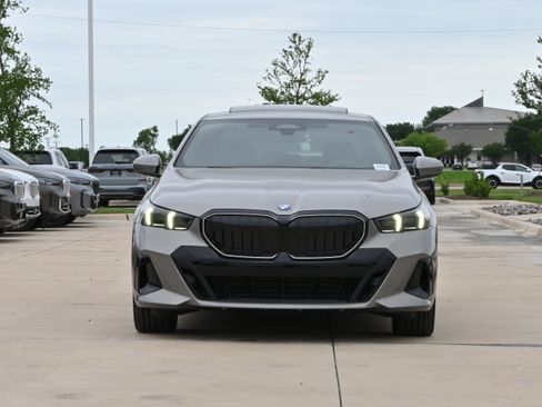 New 2026 BMW 530i xDrive AWD/4WD image 2
