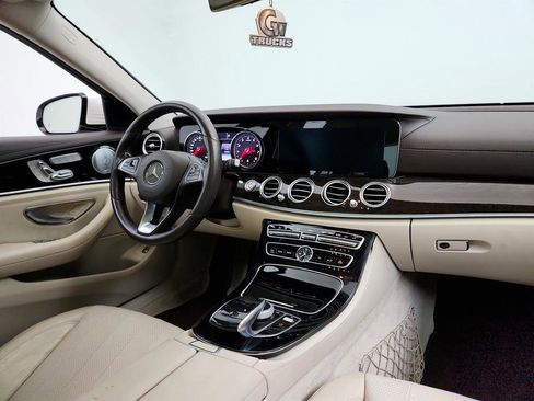 Used 2017 Mercedes-Benz E 300 image 26