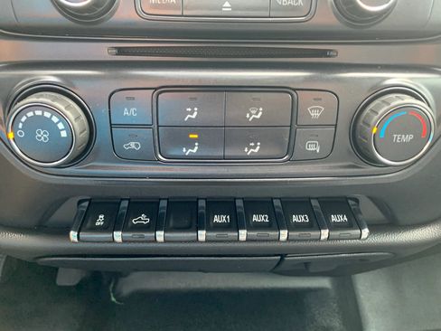 Used 2015 Chevrolet Silverado 3500 W/T w/ WT Convenience Package AWD/4WD image 16
