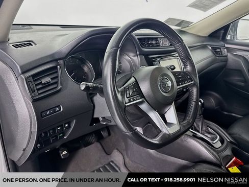 Certified 2018 Nissan Rogue SL FWD image 9