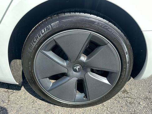Used 2021 Tesla Model 3 Long Range image 37