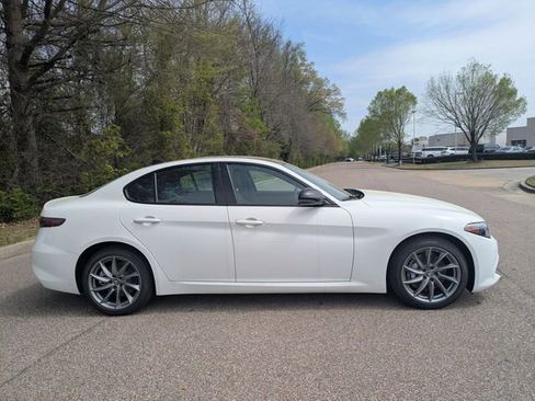 New 2025 Alfa Romeo Giulia AWD image 8