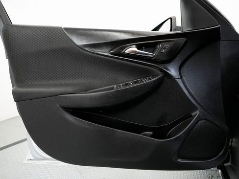 Used 2018 Chevrolet Malibu LT image 26