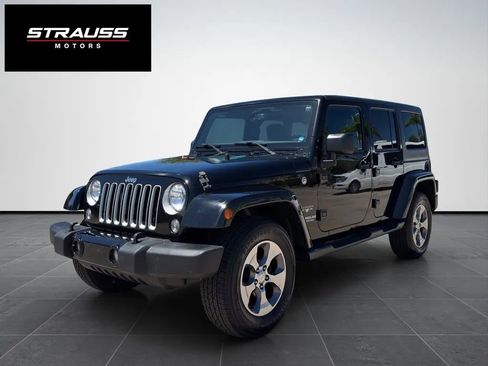 Used 2016 Jeep Wrangler Unlimited Sahara AWD/4WD image 4