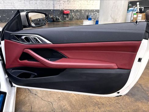 Used 2024 BMW M440i Convertible w/ Premium Package RWD image 25