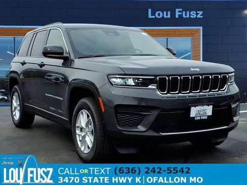 New 2026 Jeep Grand Cherokee Laredo image 1