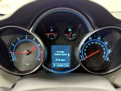 Used 2011 Chevrolet Cruze LS image 18