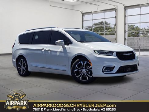 New 2024 Chrysler Pacifica Pinnacle image 1