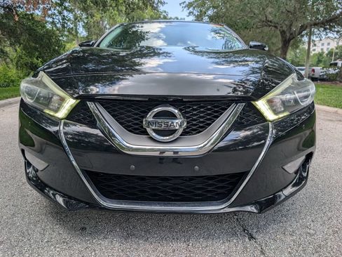 Used 2017 Nissan Maxima 3.5 SV w/ Dynamic Package FWD image 2