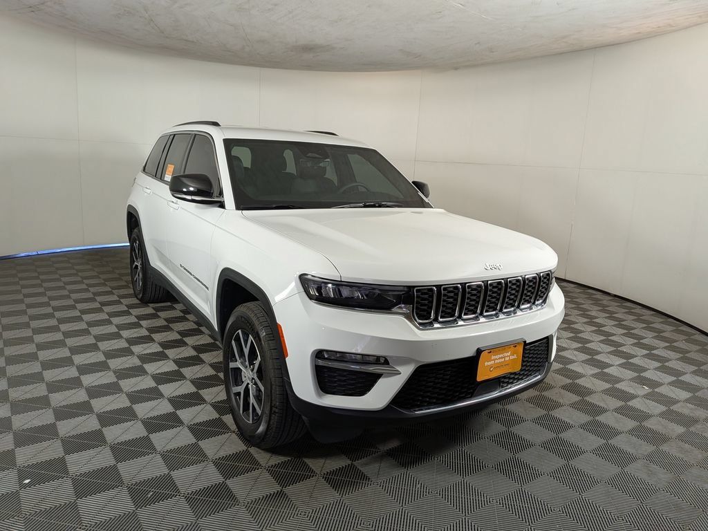 Certified 2025 Jeep Grand Cherokee Limited AWD/4WD image 6