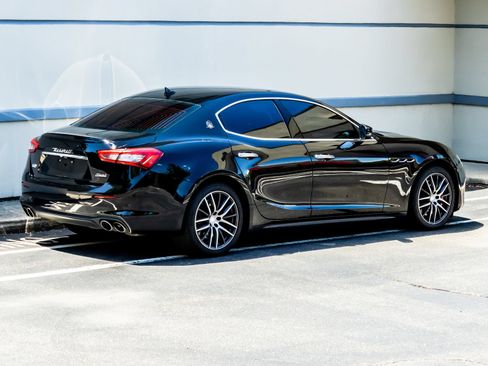 Used 2020 Maserati Ghibli S Q4 AWD/4WD image 8