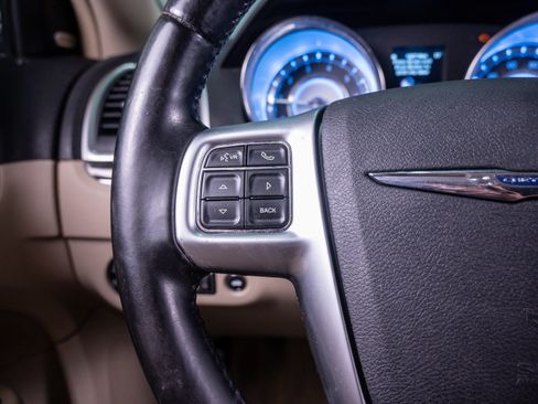 Used 2012 Chrysler 300 Limited RWD image 21