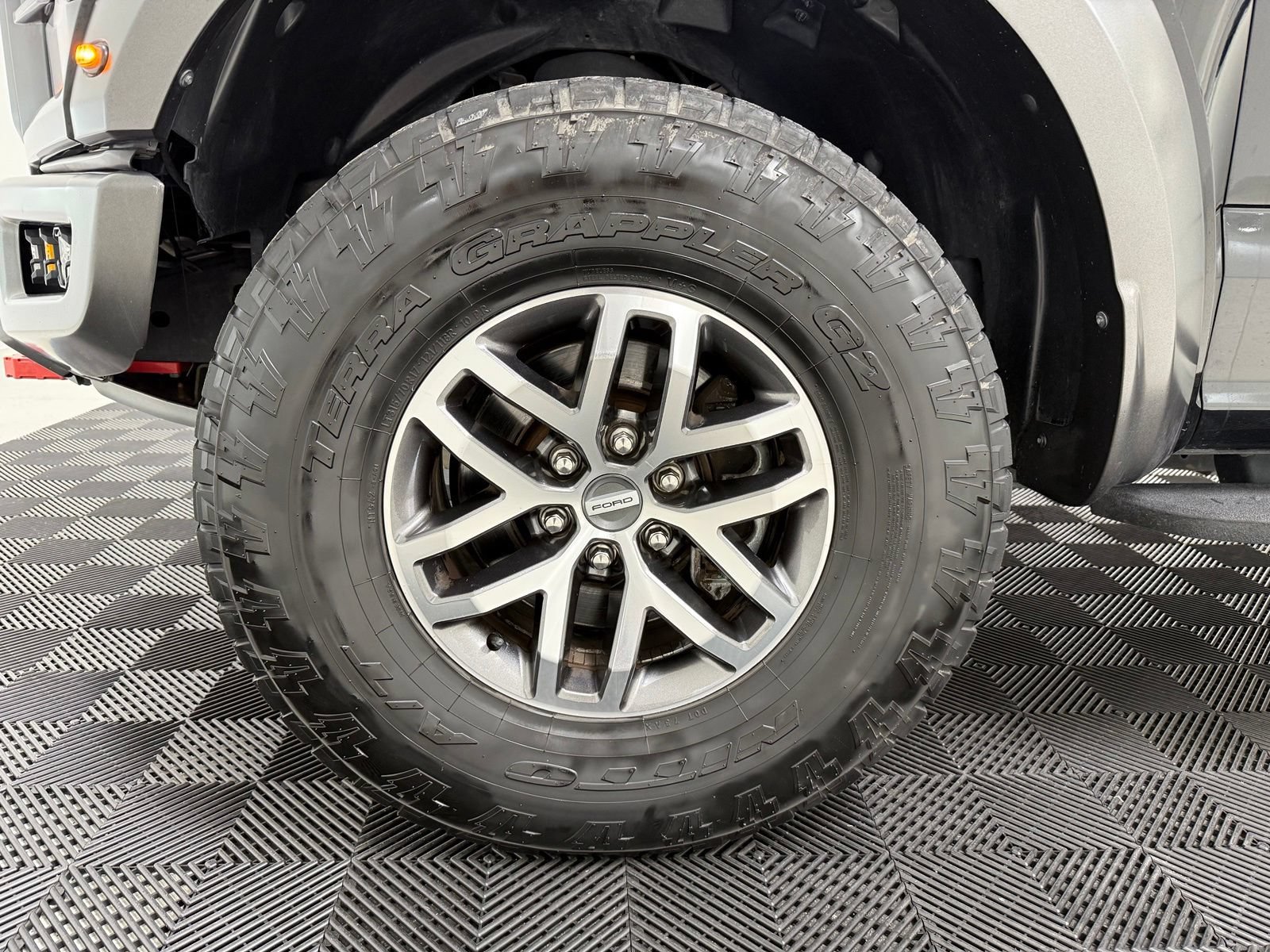 Used 2018 Ford F150 Raptor w/ Equipment Group 802A Luxury AWD/4WD image 9