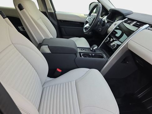 Used 2025 Land Rover Discovery S AWD/4WD image 12