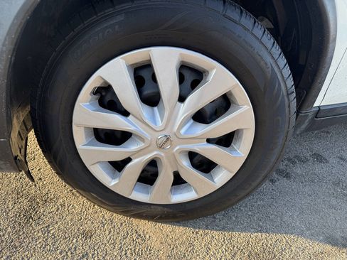 Used 2016 Nissan Rogue S image 14