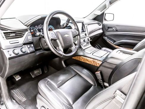 Used 2019 Chevrolet Tahoe Premier AWD/4WD image 29