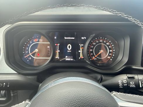 Used 2025 Jeep Wrangler Unlimited Sahara AWD/4WD image 22
