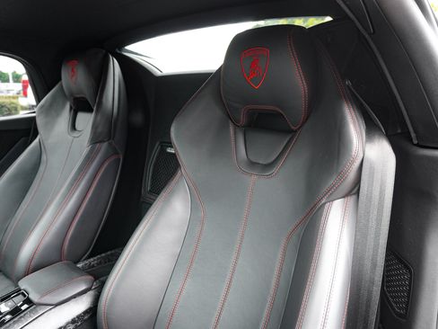 Used 2022 Lamborghini Huracan EVO AWD/4WD image 17