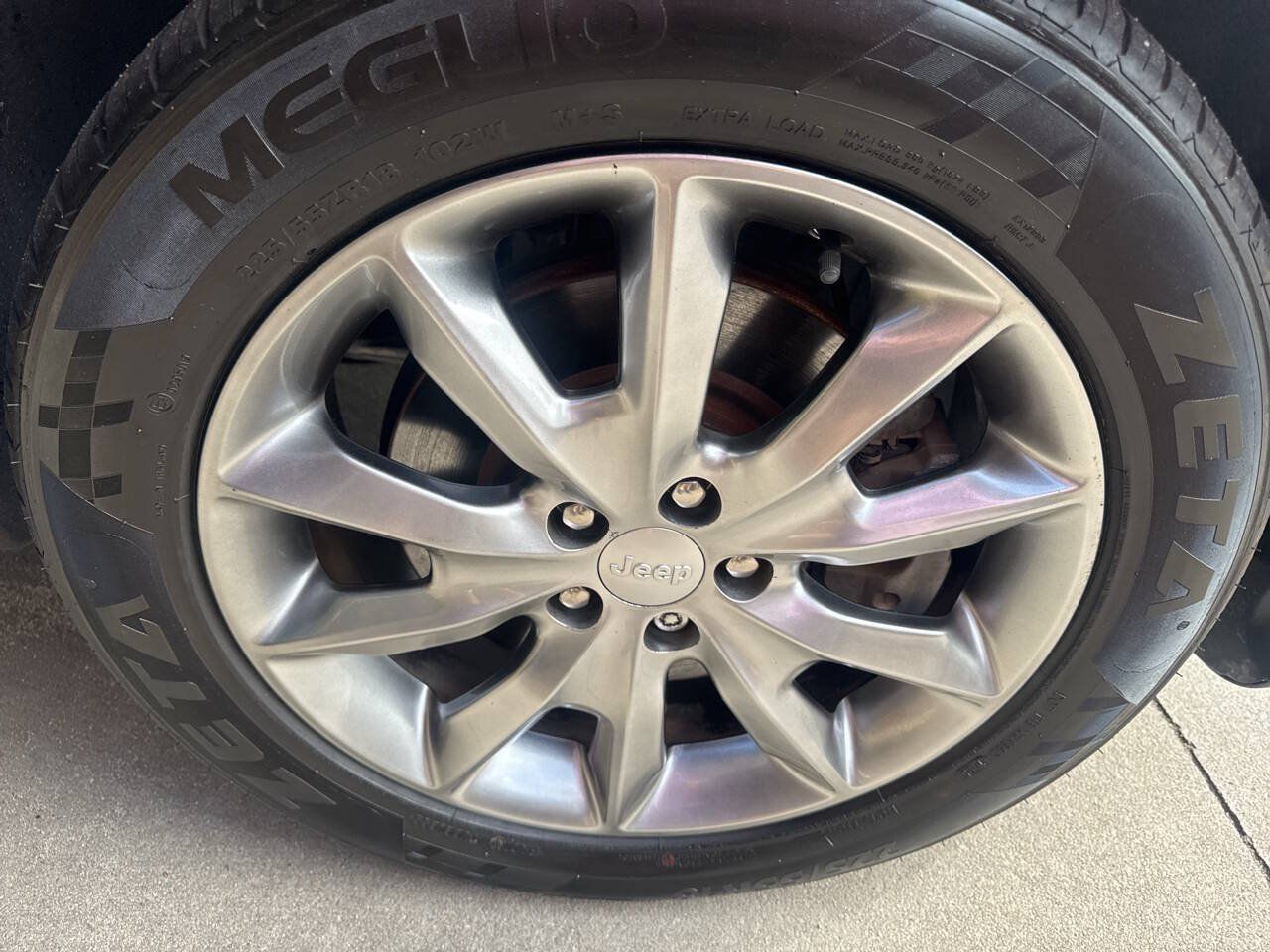 Used 2018 Jeep Cherokee Limited FWD image 26