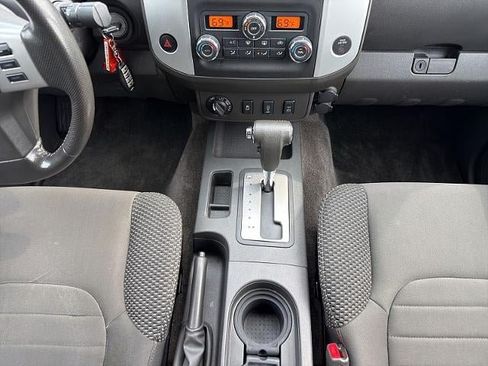 Used 2013 Nissan Frontier PRO-4X AWD/4WD image 19