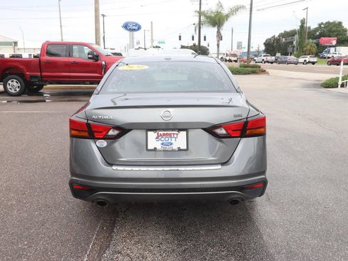 Used 2020 Nissan Altima 2.5 SR w/ Premium Package FWD image 10