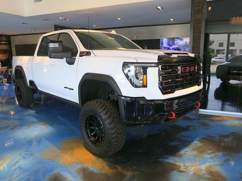 Used 2025 GMC Sierra 2500 AT4X AWD/4WD image 1