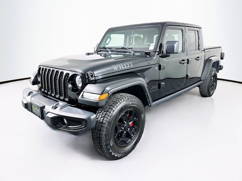 Used 2022 Jeep Gladiator Sport image 3